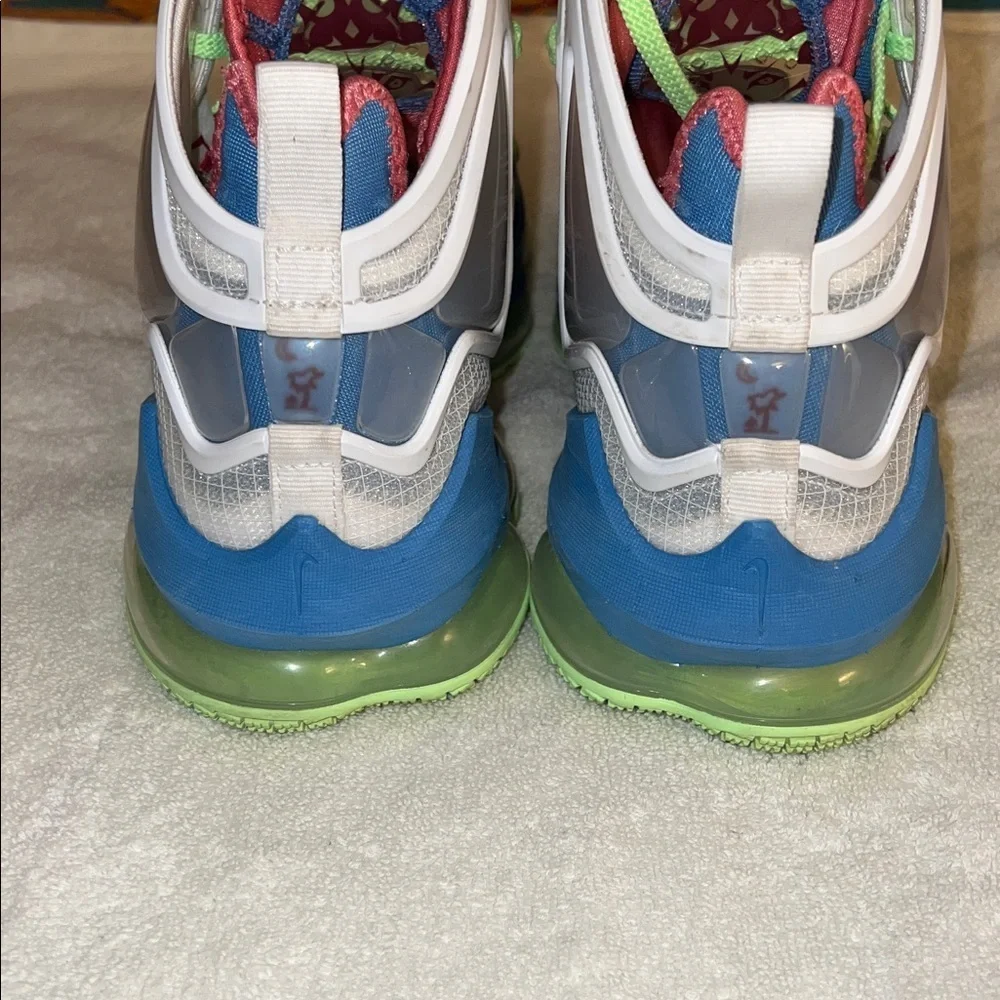 Nike LeBron James Sneakers 19 “Tropical”